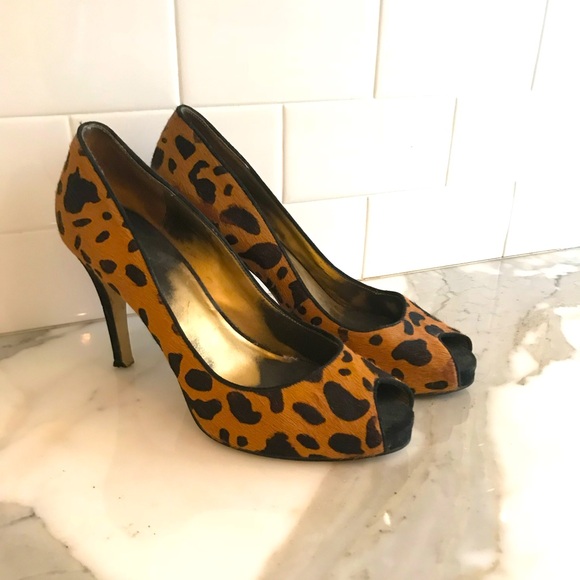 Guess Pony Hair Leopard Print Peep Toe Stiletto Heels Sz 8 - Picture 1 of 6